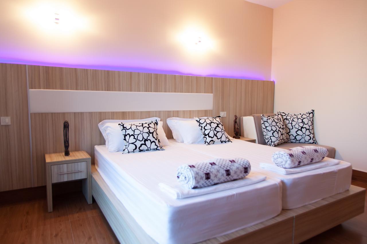 Hotel Blue Moon Ulcinj Eksteriør billede