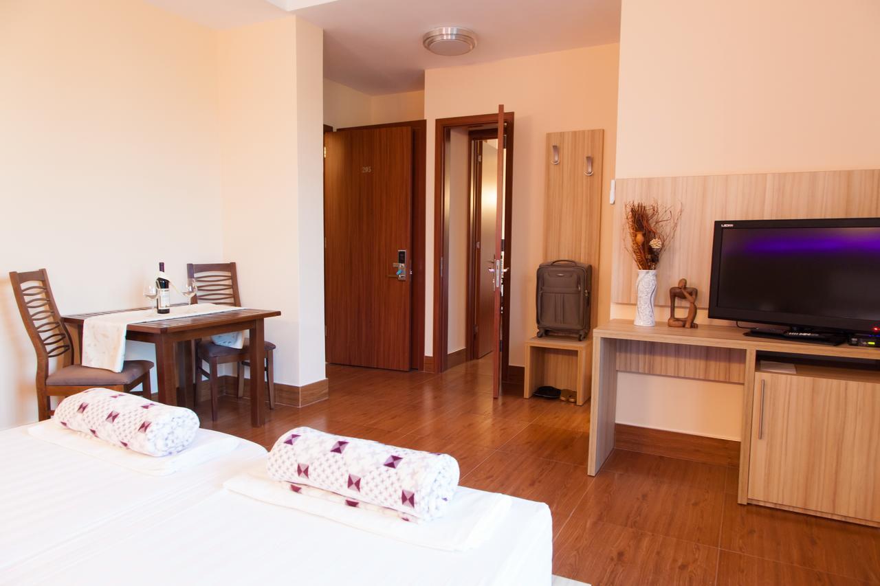 Hotel Blue Moon Ulcinj Eksteriør billede