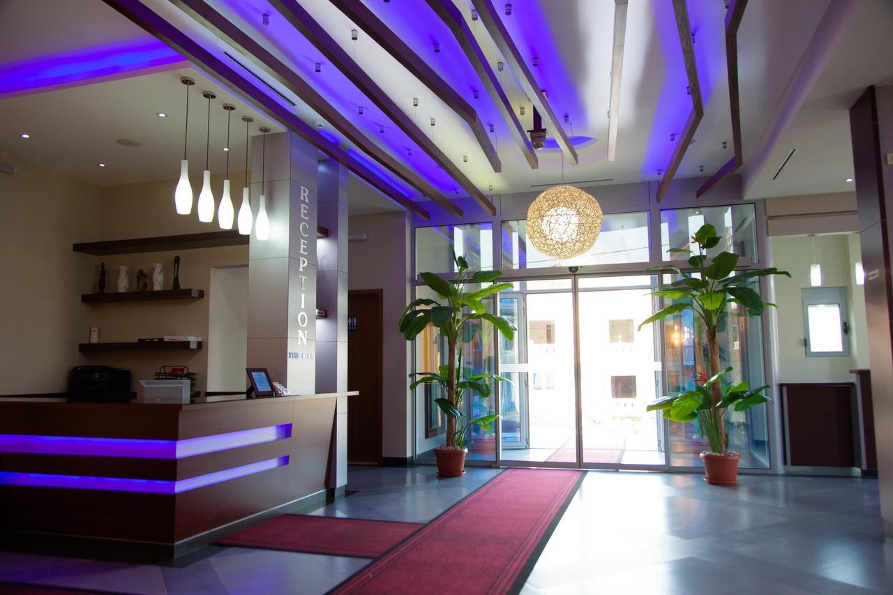 Hotel Blue Moon Ulcinj Eksteriør billede