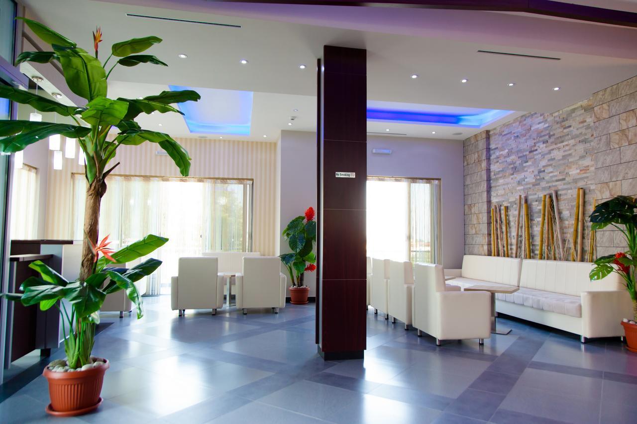 Hotel Blue Moon Ulcinj Eksteriør billede