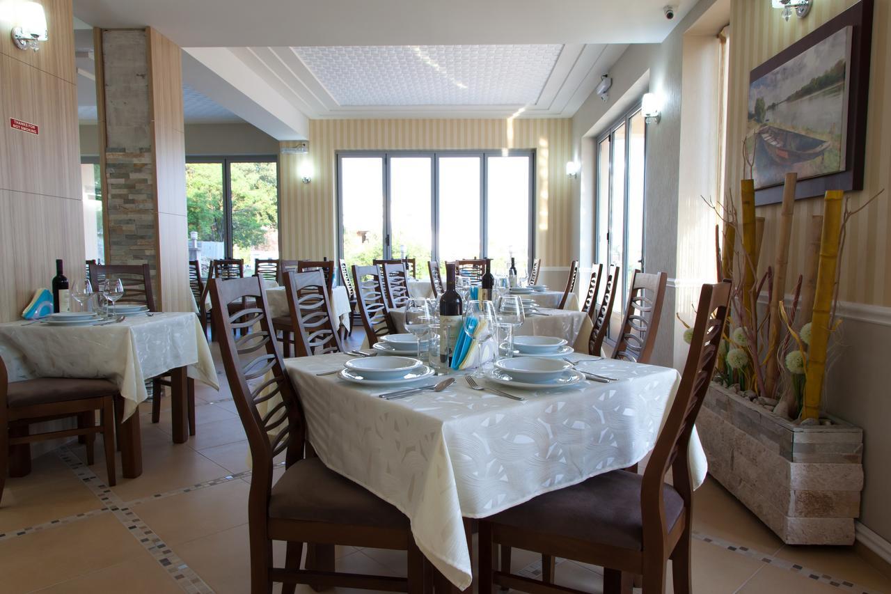 Hotel Blue Moon Ulcinj Eksteriør billede