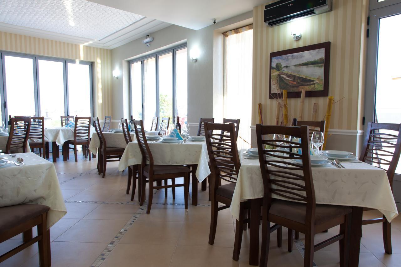 Hotel Blue Moon Ulcinj Eksteriør billede